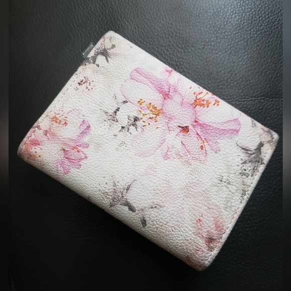 NWOT Betsey Johnson Wallet - Picture 2 of 6